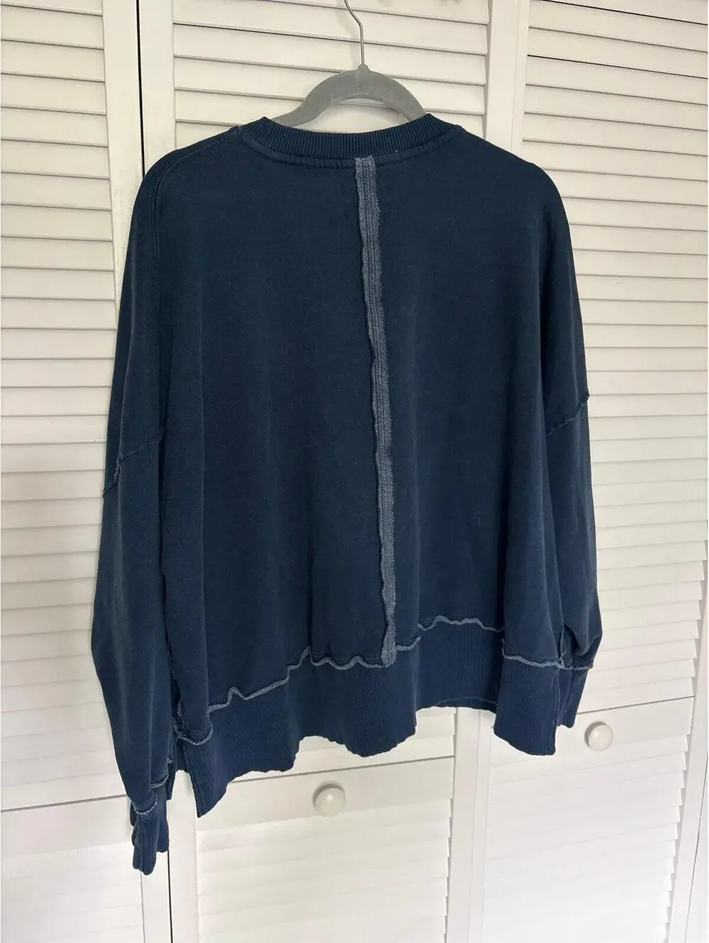 AE Big Hug Crew Neck Sweatshirt size Md Indigo